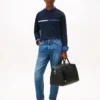 T-shirt a maniche lunghe con logo bandiera tono su tono T-shirt a maniche lunghe con logo bandiera tono su tono