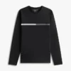 T-shirt a maniche lunghe con logo bandiera tono su tono T-shirt a maniche lunghe con logo bandiera tono su tono