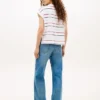 T-shirt a righe con logo ad arco e maniche a pipistrello T-shirt a righe con logo ad arco e maniche a pipistrello