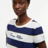 T-shirt a righe con logo ricamato T-shirt a righe con logo ricamato