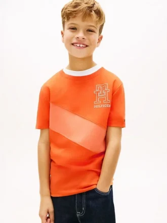 T-shirt a righe con monogramma per bambini T-shirt a righe con monogramma per bambini