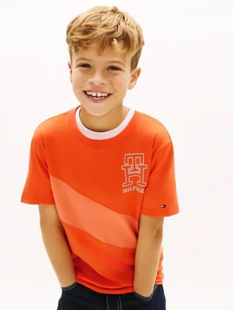 T-shirt a righe con monogramma per bambini T-shirt a righe con monogramma per bambini