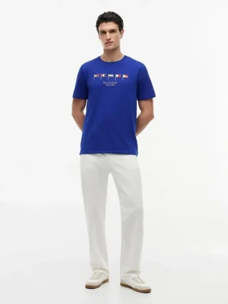 T-shirt con bandiera nautica ricamata