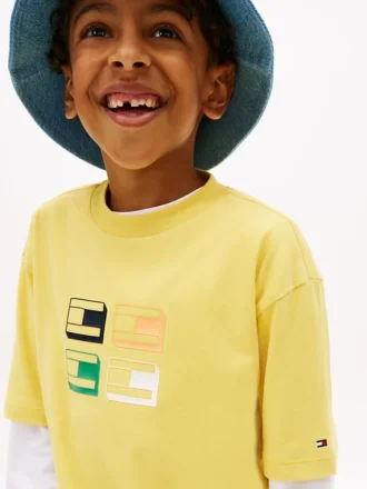 T-shirt con grafica 3D del logo per bambini