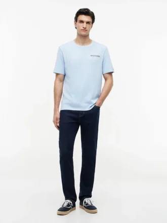 T-shirt con grafica costiera
