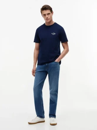T-shirt con grafica nautica sul retro