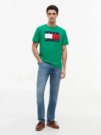 T-shirt con grande logo bandiera