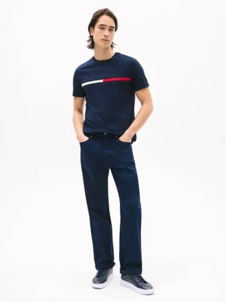 T-shirt con logo a strisce e bandiera ricamata