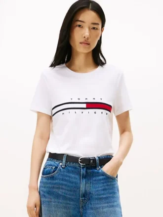 T-shirt con logo a strisce e bandiera ricamato