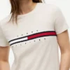 T-shirt con logo a strisce e bandiera ricamato T-shirt con logo a strisce e bandiera ricamato