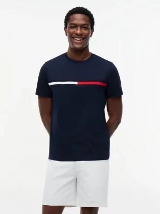 T-shirt con logo bandiera ricamato