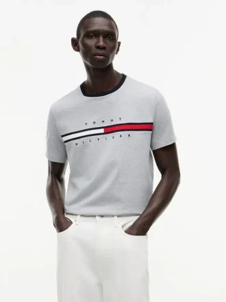 T-shirt con logo bandiera ricamato