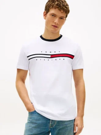 T-shirt con logo bandiera ricamato