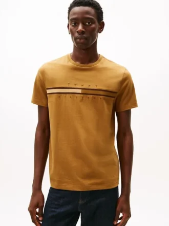 T-shirt con logo bandiera tono su tono T-shirt con logo bandiera tono su tono