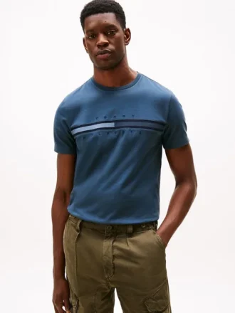 T-shirt con logo bandiera tono su tono