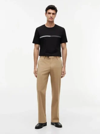 T-shirt con logo bandiera tono su tono