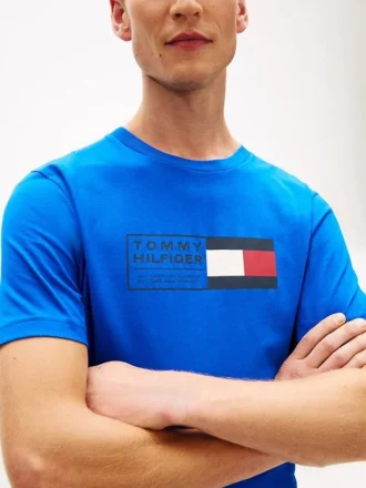 T-shirt con logo Flag Box