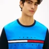 T-shirt con maniche a contrasto e logo bandiera