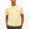 T-shirt con monogramma ricamato T-shirt con monogramma ricamato