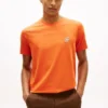 T-shirt con monogramma ricamato T-shirt con monogramma ricamato