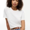 T-shirt con monogramma ricamato T-shirt con monogramma ricamato