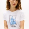 T-shirt con stampa barca a vela T-shirt con stampa barca a vela
