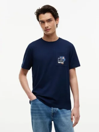 T-shirt con tasca e logo bandiera floreale