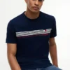 T-shirt con taschino a strisce sul petto