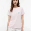 T-shirt con taschino e monogramma in stile calligrafico T-shirt con taschino e monogramma in stile calligrafico