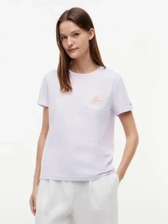 T-shirt con taschino e monogramma in stile calligrafico