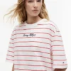 T-shirt dal taglio morbido con scritta ricamata T-shirt dal taglio morbido con scritta ricamata