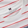 T-shirt dal taglio morbido con scritta ricamata T-shirt dal taglio morbido con scritta ricamata