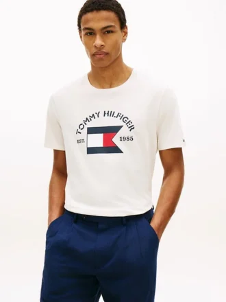 T-shirt Hilfiger con bandiera nautica