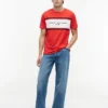 T-shirt Hilfiger con logo a righe T-shirt Hilfiger con logo a righe
