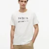 T-shirt Hilfiger con logo multi-bandiera T-shirt Hilfiger con logo multi-bandiera
