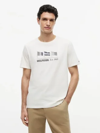 T-shirt Hilfiger con logo multi-bandiera