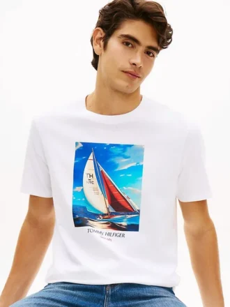 T-shirt Hilfiger con stampa fotografica a tema velico