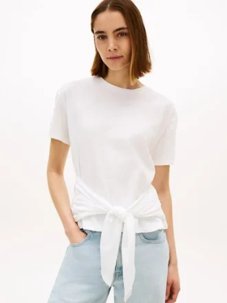 T-shirt in cotone fiammato con nodo sul davanti