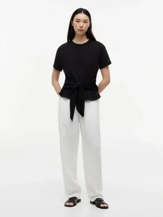 T-shirt in cotone fiammato con nodo sul davanti
