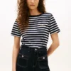 T-shirt in cotone interlock con bottoni dorati T-shirt in cotone interlock con bottoni dorati