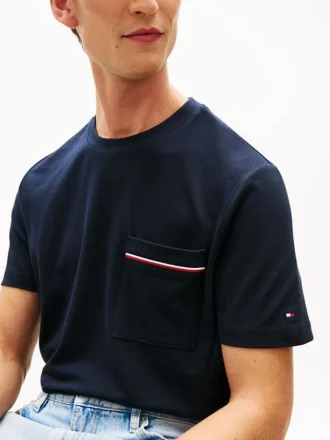 T-shirt in piqué con taschino a righe