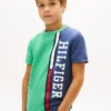 T-shirt per bambini con logo a blocchi di colore verticali T-shirt per bambini con logo a blocchi di colore verticali