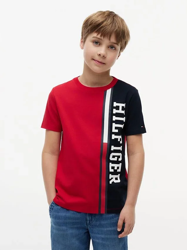 T-shirt per bambini con logo a blocchi di colore verticali T-shirt per bambini con logo a blocchi di colore verticali
