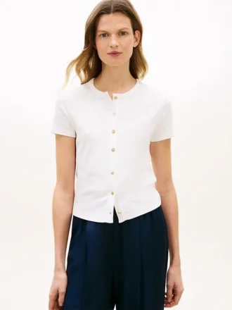 T-shirt slim fit con bottoni