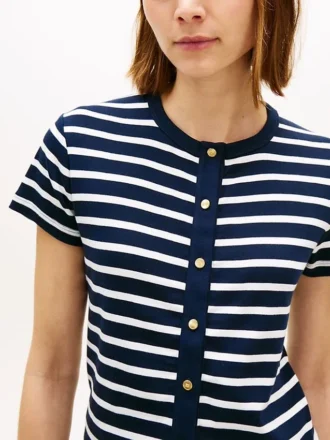 T-shirt slim fit con bottoni