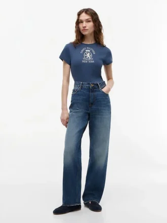 T-shirt slim fit con logo Crest tinta in capo