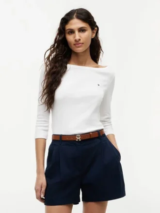 T-shirt slim fit con scollo a barchetta
