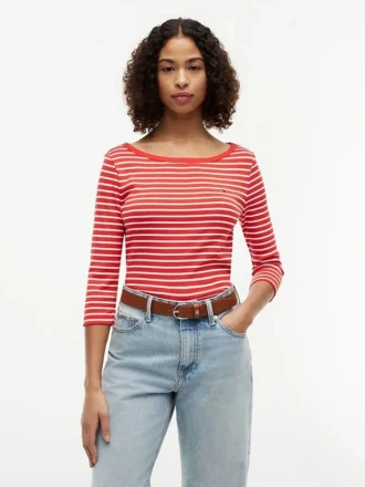 T-shirt slim fit con scollo a barchetta