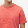 T-shirt tinta in capo con logo foglia d’alloro T-shirt tinta in capo con logo foglia d’alloro