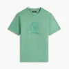 T-shirt tinta in capo con logo foglia d’alloro T-shirt tinta in capo con logo foglia d’alloro